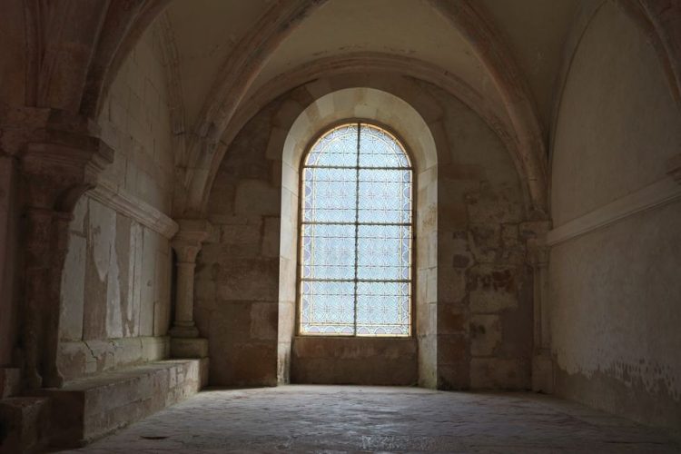 Bringing the knighthood to walls: unique medieval decorations for autumn