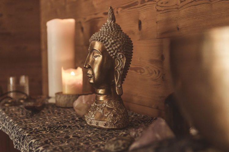 Matte versus shine: How to paint a sleek wall finish in your zen room